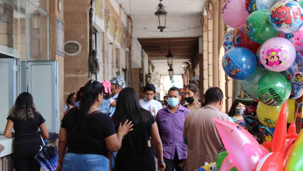 Los derechohabientes se preguntan cuándo habrá noticias de la llegada de las dosis tras dos meses y 10 días de espera. (Foto: Archivo)