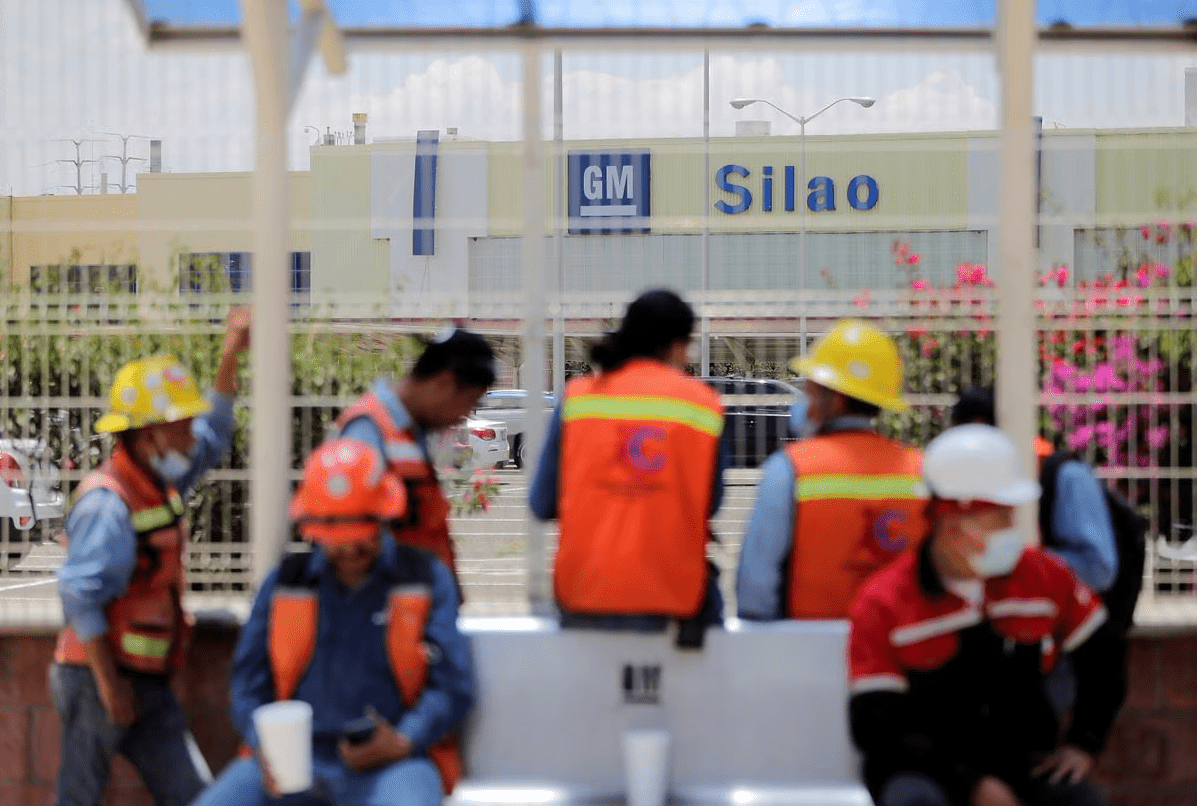 SINTTIA engaña a trabajadores de GM Silao